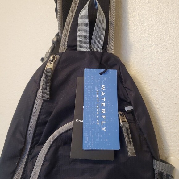 Waterfly Sling Pack - Black Gray Adjustable Strap Pockets Zippered NWT - Picture 8 of 16